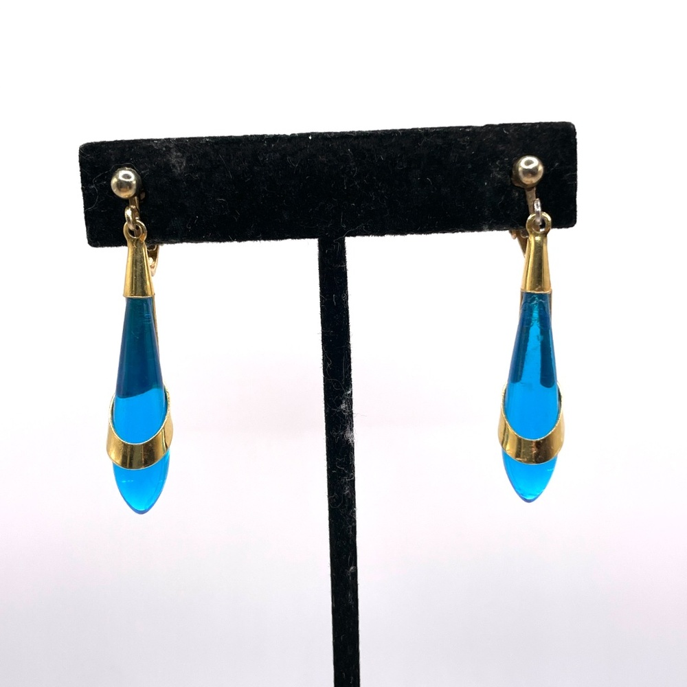 Vintage Peacock Blue Lucite Gold Tone Dangle Drop Clip-on Earrings